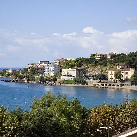 Hotel Vittoria ซาปรี ภายนอก รูปภาพ
