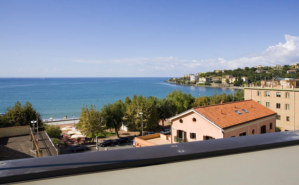 Hotel Vittoria ซาปรี ภายนอก รูปภาพ