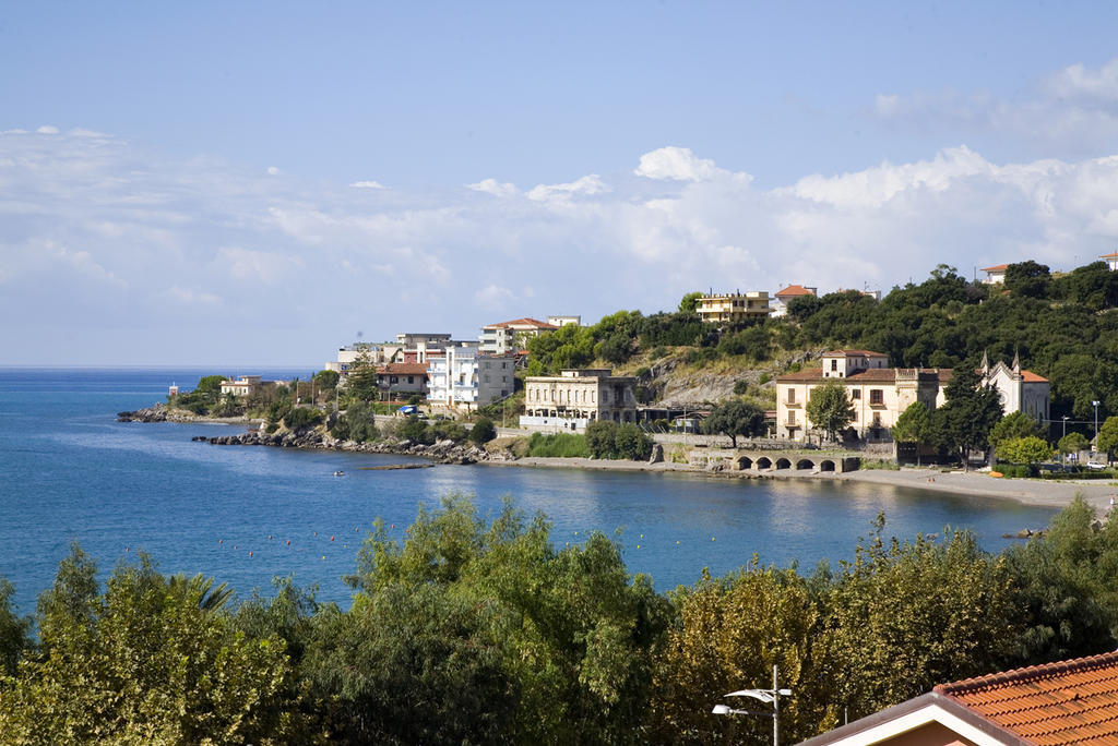 Hotel Vittoria ซาปรี ภายนอก รูปภาพ
